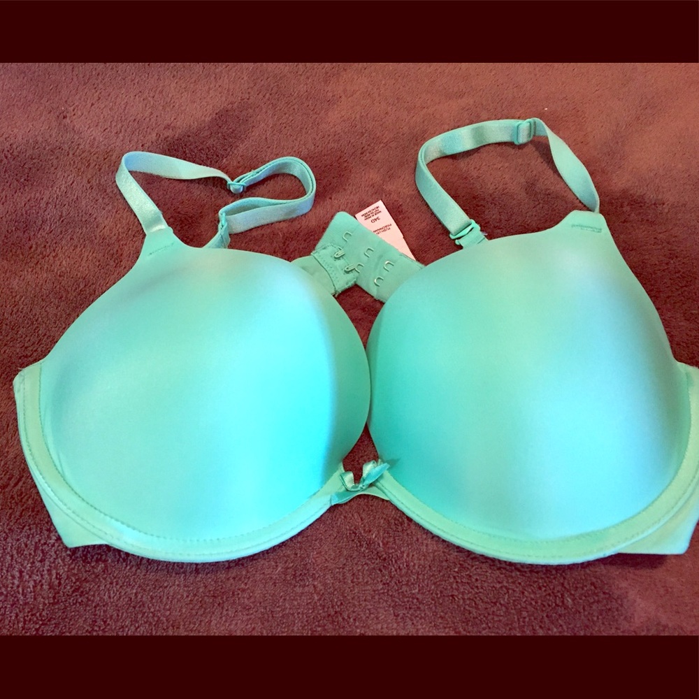34D Victoria’s Secret Push-Up bra.